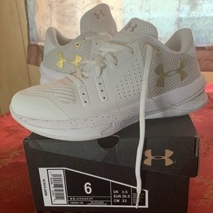 UNDERARMOUR Woman’s Sneakers.